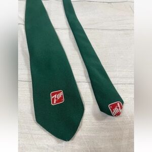 Vintage Neck Tie Green Men’s 7UP‎ Golden Clasp Prince Consort 57’ Inch Collector